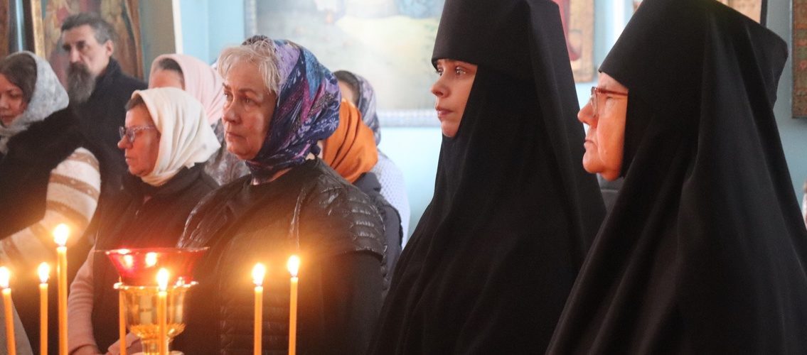 Монастырский устав: распорядок, молитвы и духовные практики - 1